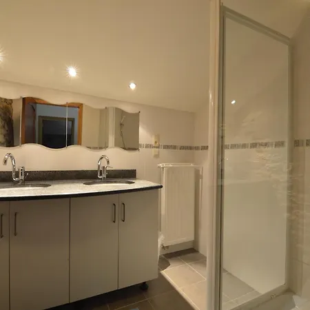Forest-edge Stay, Burtonville, Cleaning Included Holiday home Burtonville