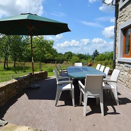 Forest-edge Stay, Burtonville, Cleaning Included Holiday home