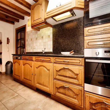 Holiday home Spacious House With Sunny Garden, Cleaning Included