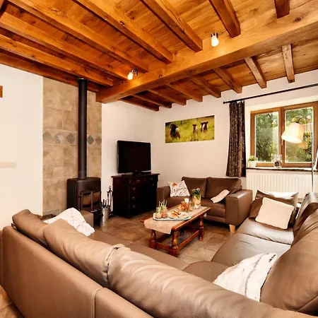 Holiday home Spacious House With Sunny Garden, Cleaning Included Burtonville